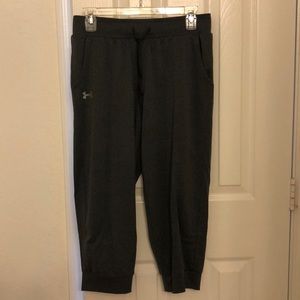 Under Armour gray Capri